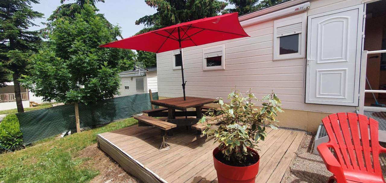 Mobil Home Dans Camping Саяґуз Номер фото